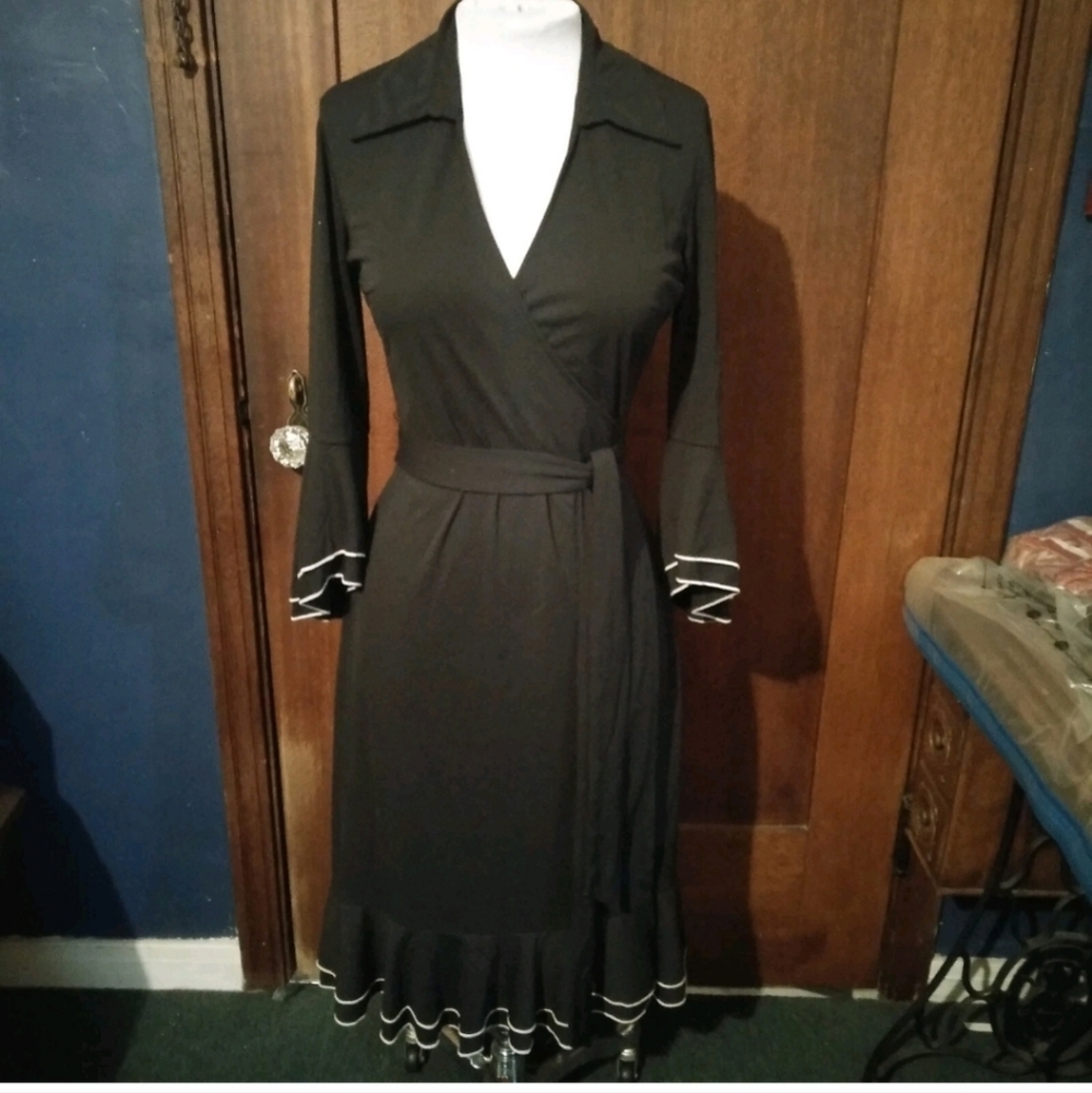 Express Black Wrap Dress Collared Bell Sleeve White Piping Ruffle Hem Size 3/4